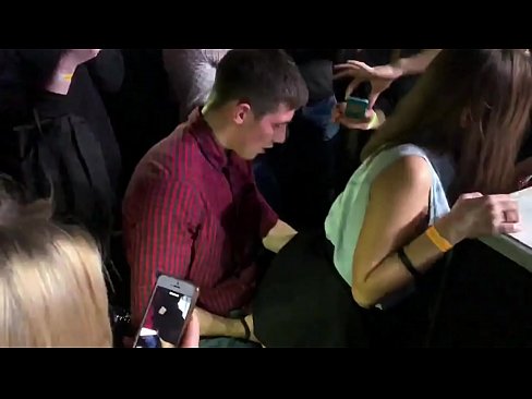 ❤️ Regte seks in 'n Russiese nagklub. 18-jarige Russiese meisie in die anus en vagina in 'n nagklub genaai ❤ Gehaltepornografie by ons af.pornsos-com.ru ️❤